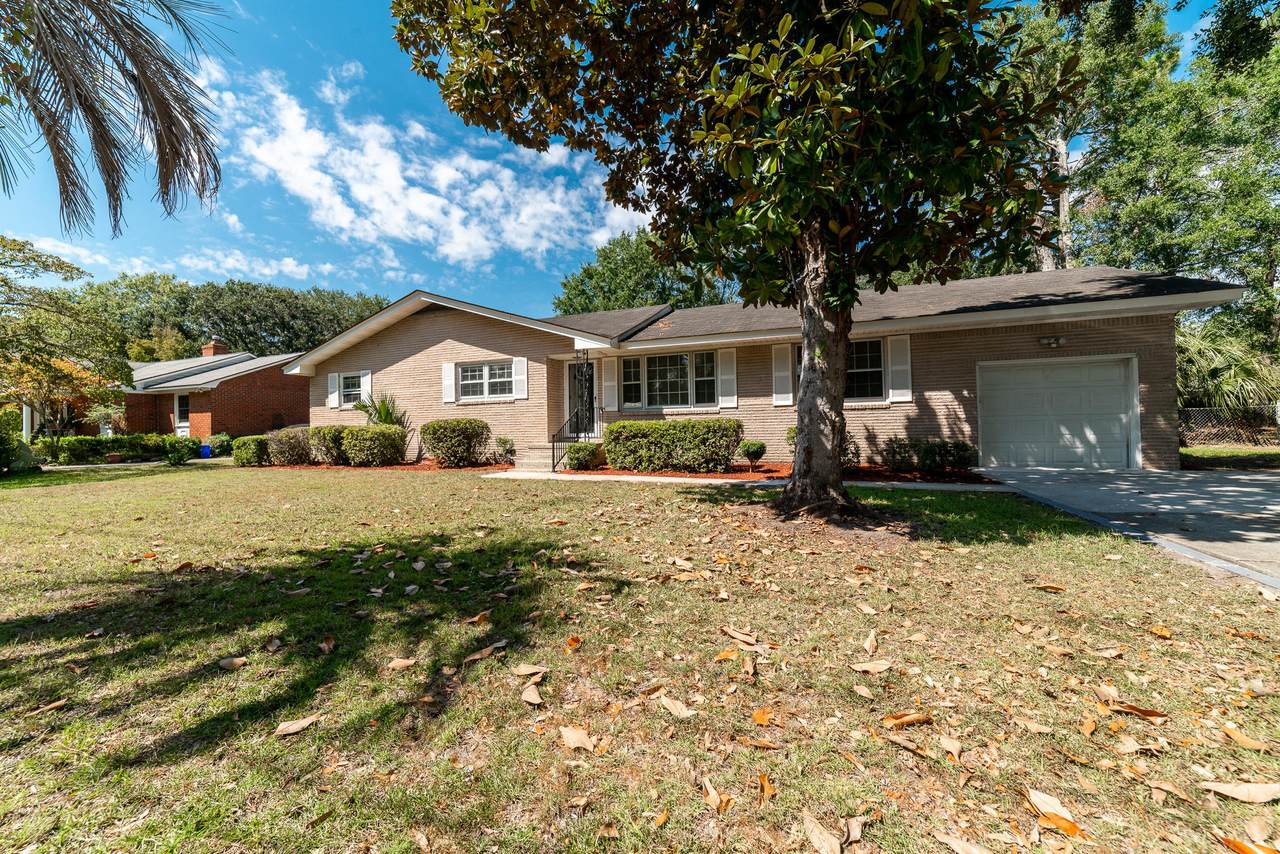 1334 Manor Boulevard - Photo 1