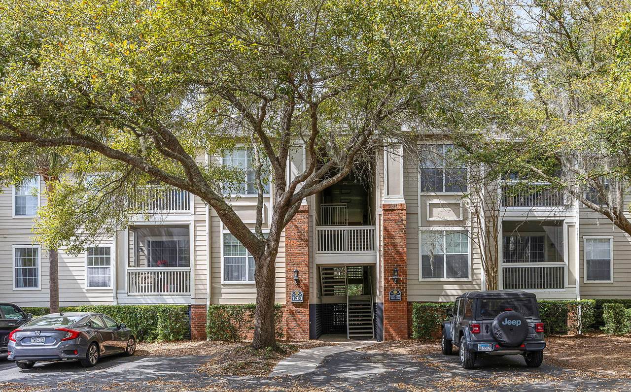 1600 Long Grove Drive - Photo 1