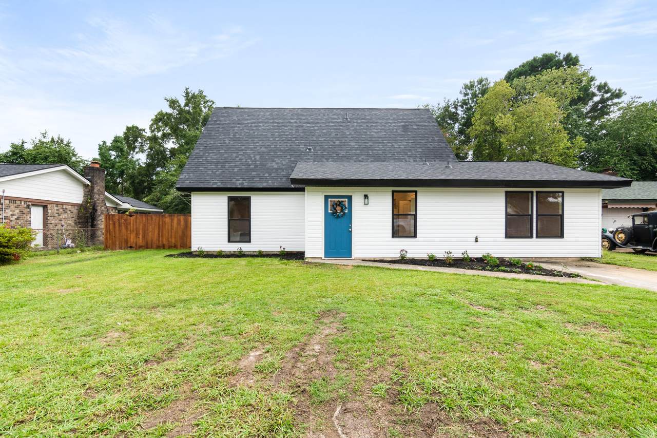 208 Horseshoe Drive - Photo 1