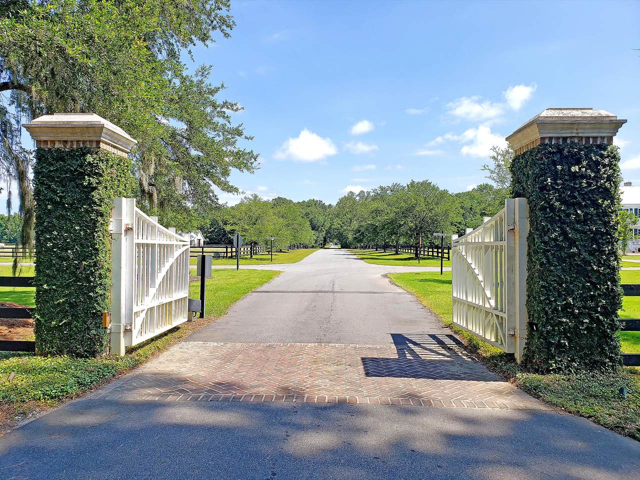 https://bt-photos.global.ssl.fastly.net/charleston/1280_boomver_1_25019320-2.jpg