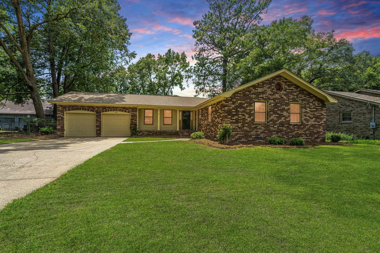 899 Melrose Drive - Photo 1