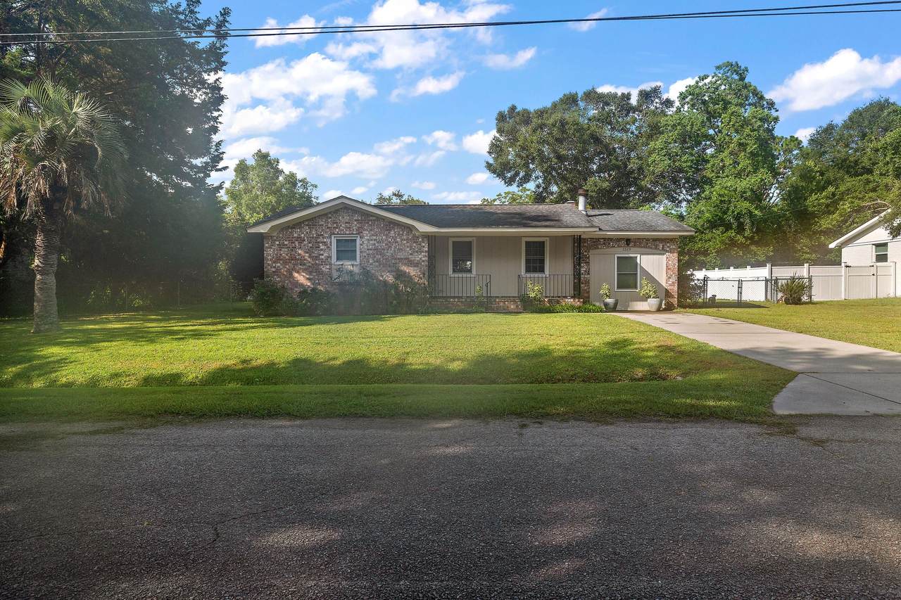 1319 Hampshire Road - Photo 1