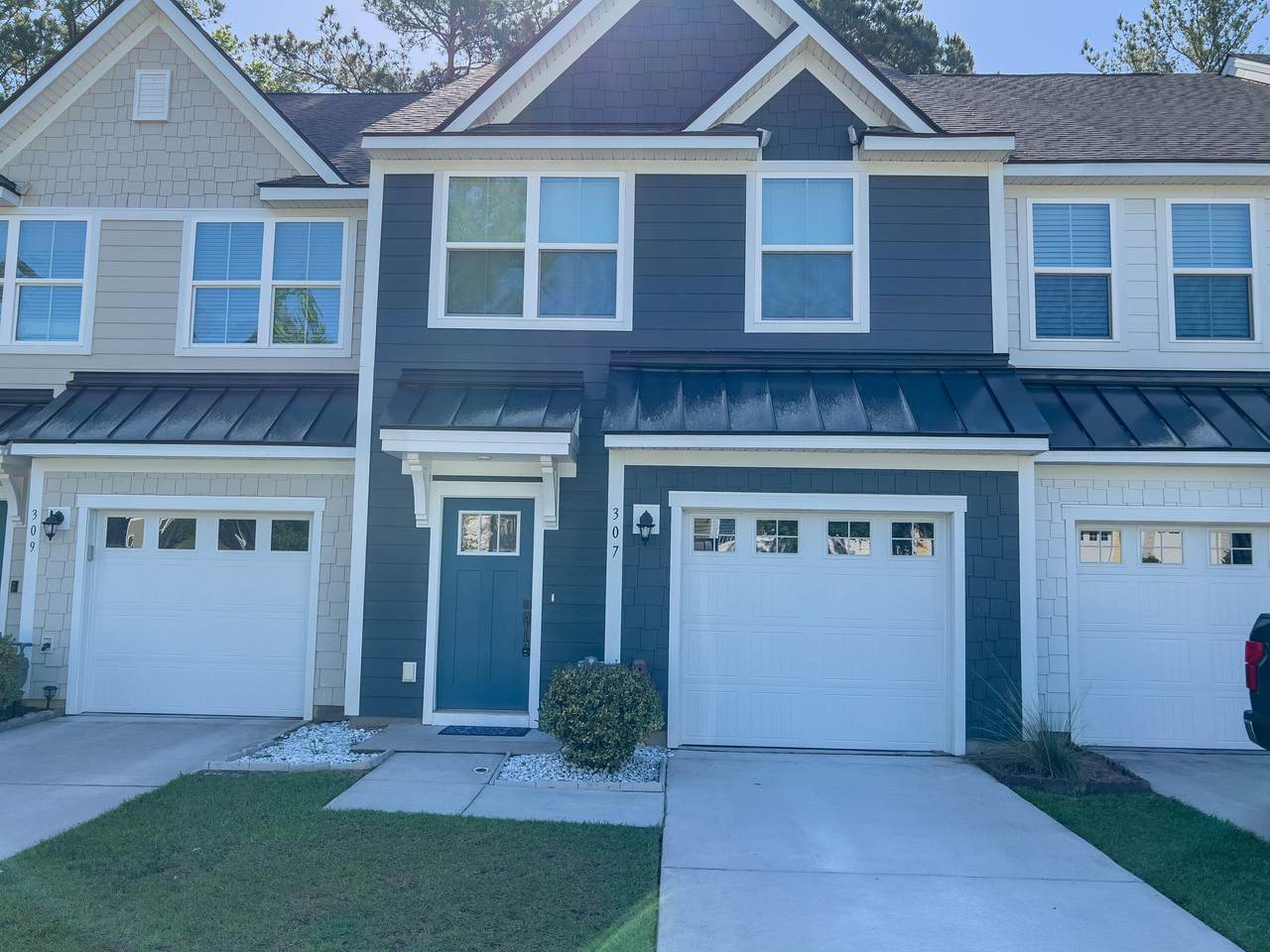 307 Grand Palm Lane - Photo 1