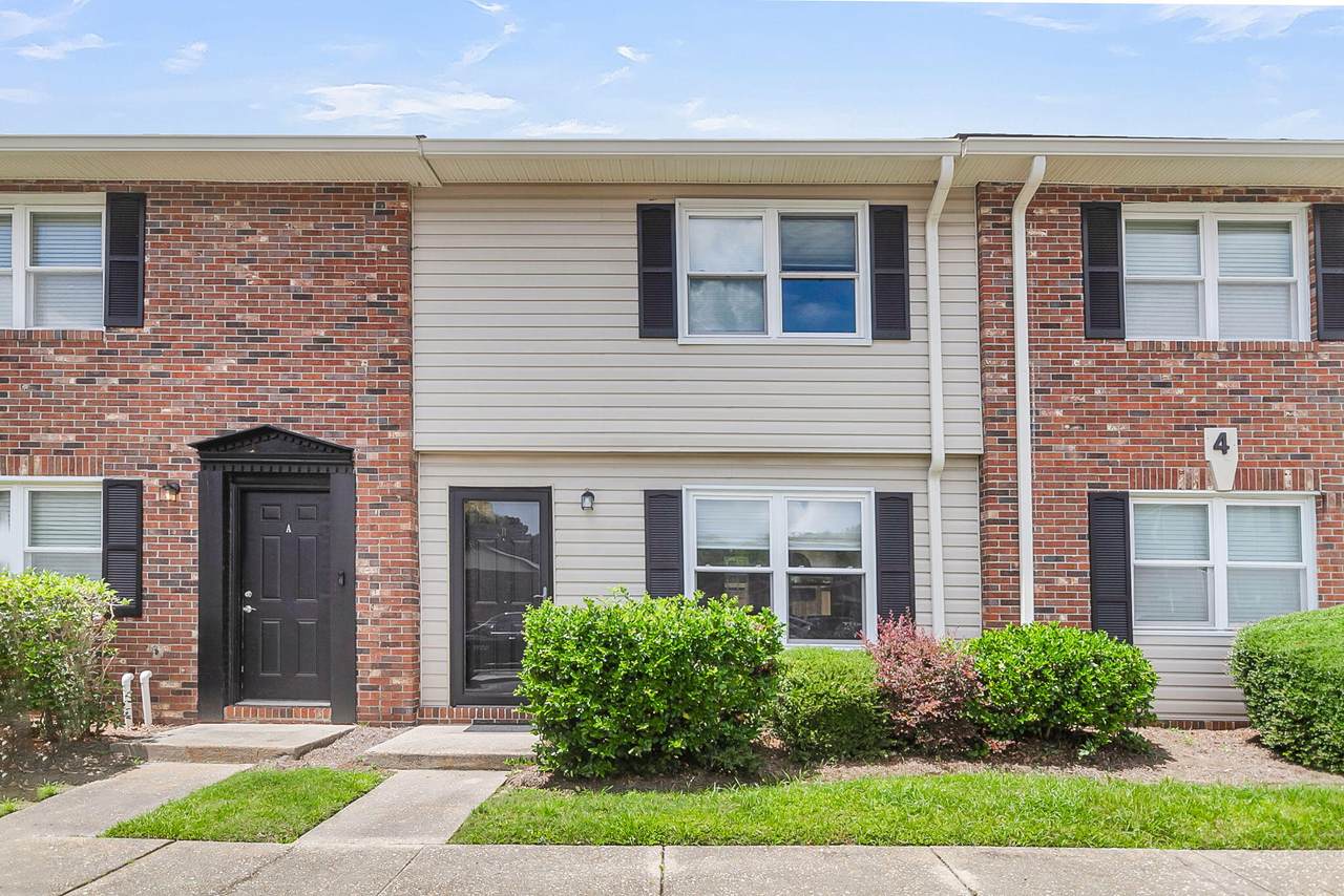 415 Parkdale Drive - Photo 1