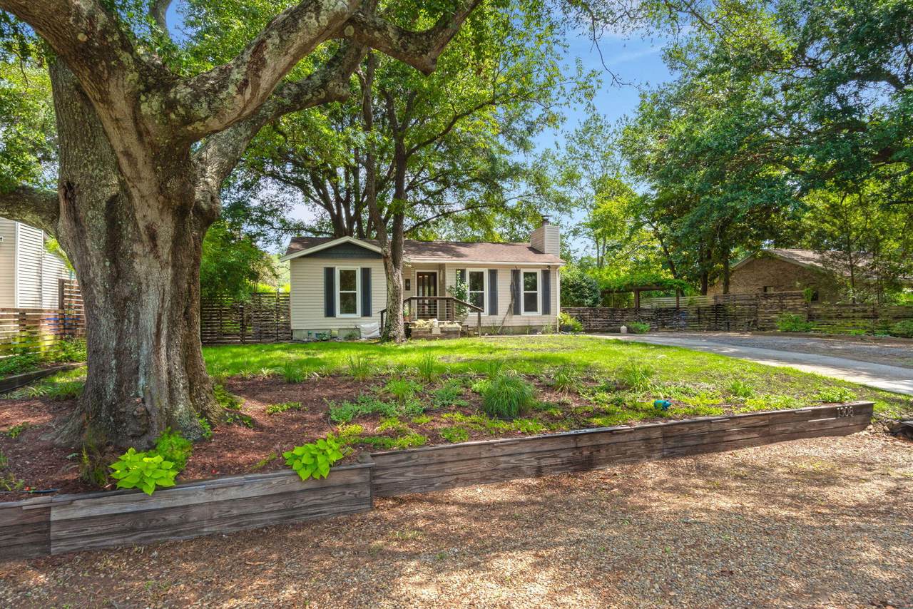 1308 Driftwood Drive - Photo 1