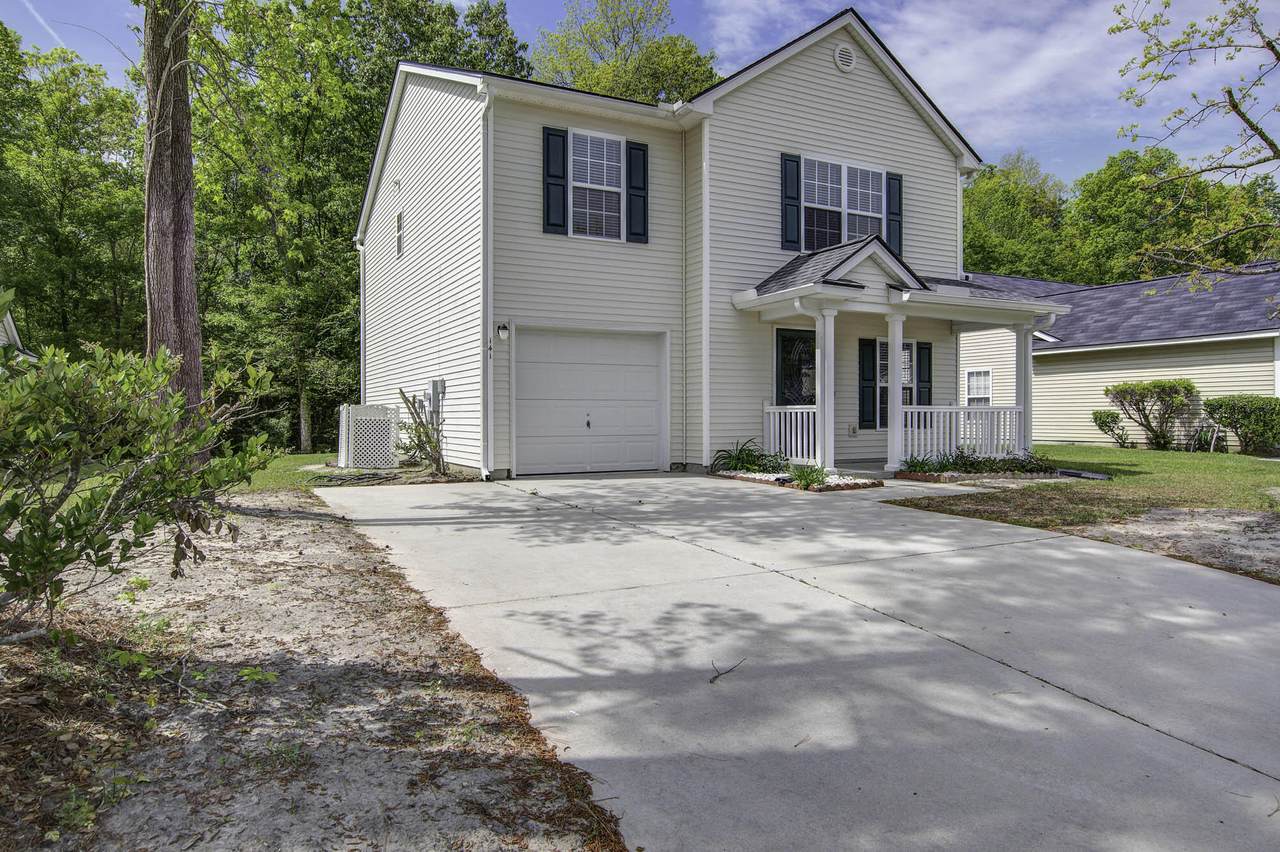 141 Old Tree Road - Photo 1