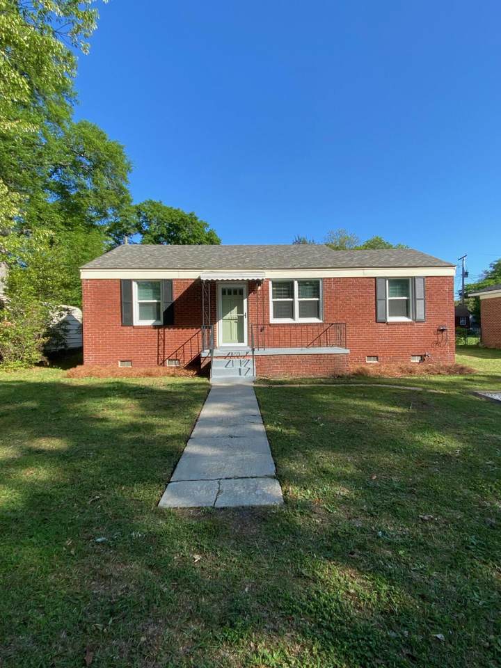 1210 Sunnyside Drive - Photo 1