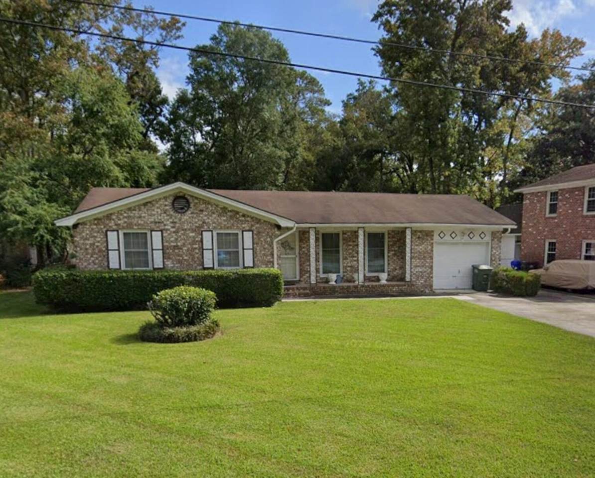 10 Heathwood Drive - Photo 1