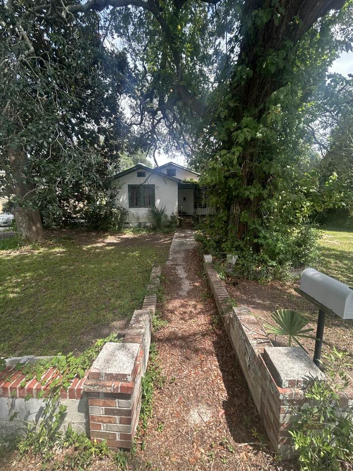1048 Main Street - Photo 1