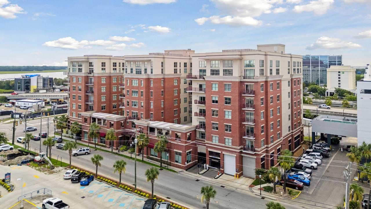 150 Bee Street - Photo 1