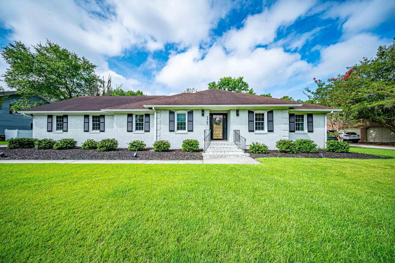 2943 Doncaster Drive - Photo 1