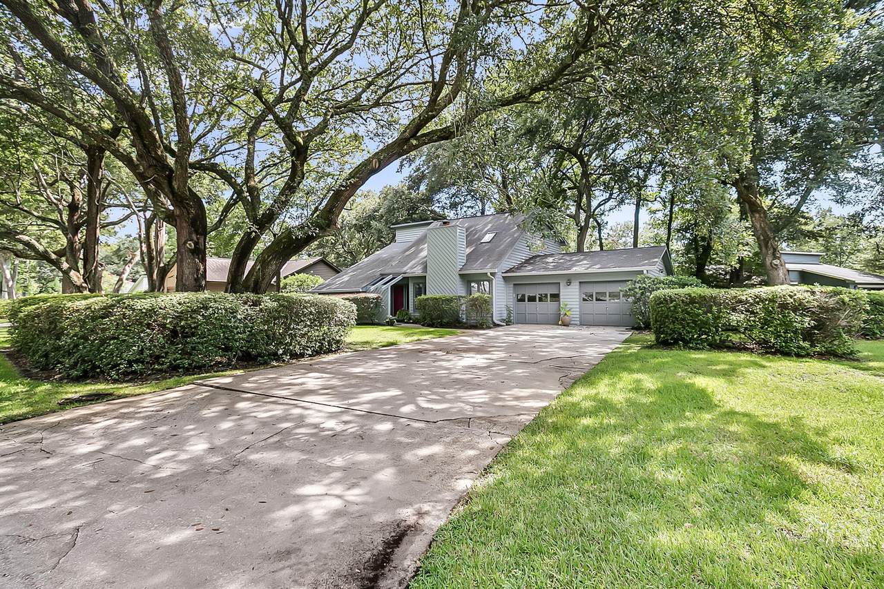 1185 Parkway Drive - Photo 1