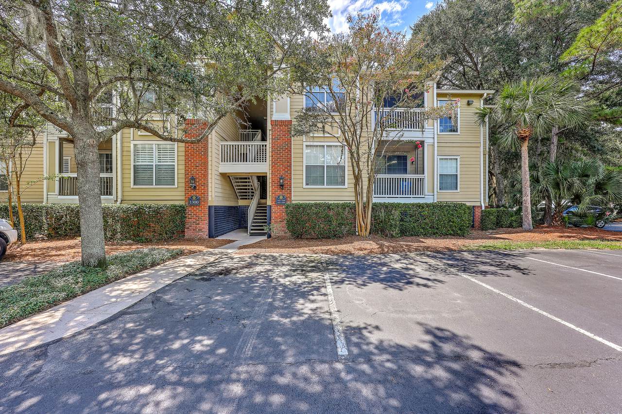 1600 Long Grove Drive - Photo 1