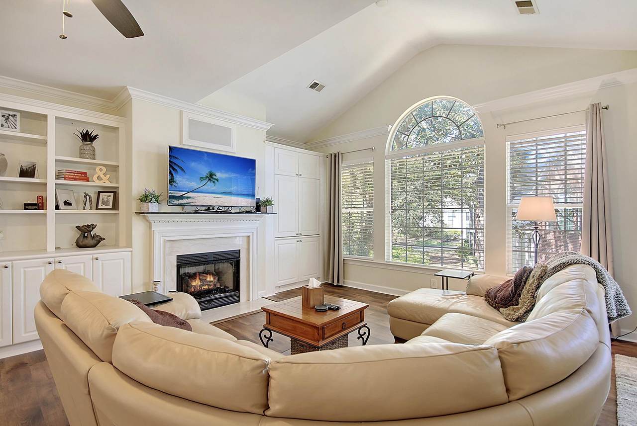 148 Golfview Lane - Photo 1