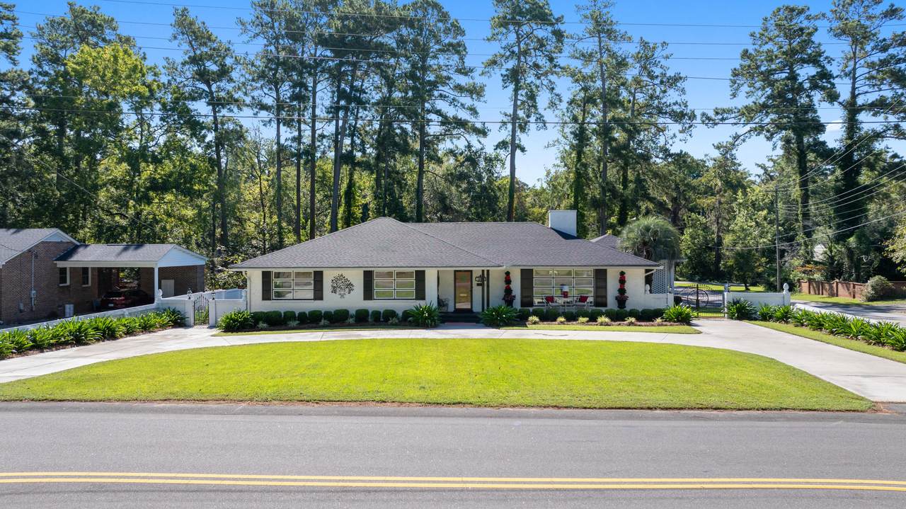 391 Pinehill Road - Photo 1