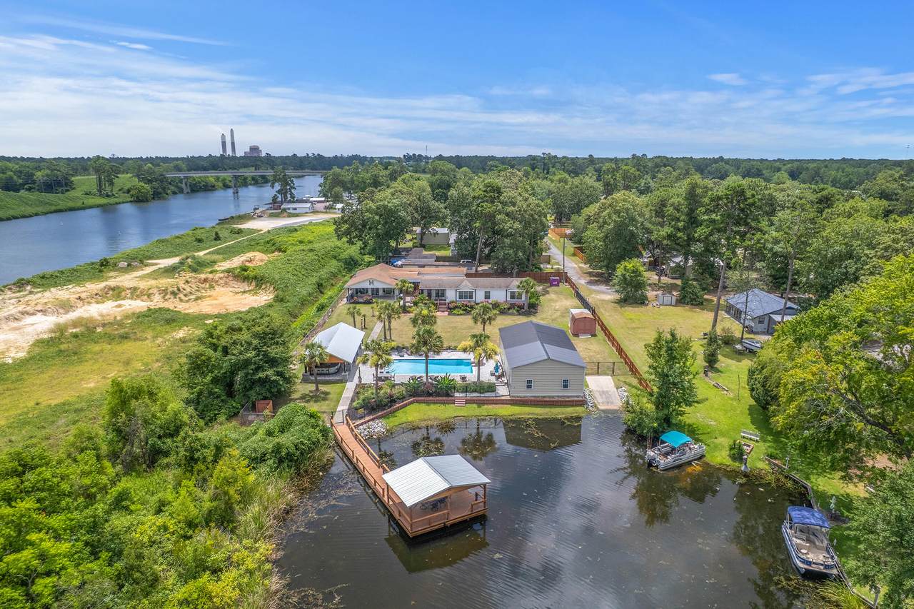 126 Fire Lane - Photo 1