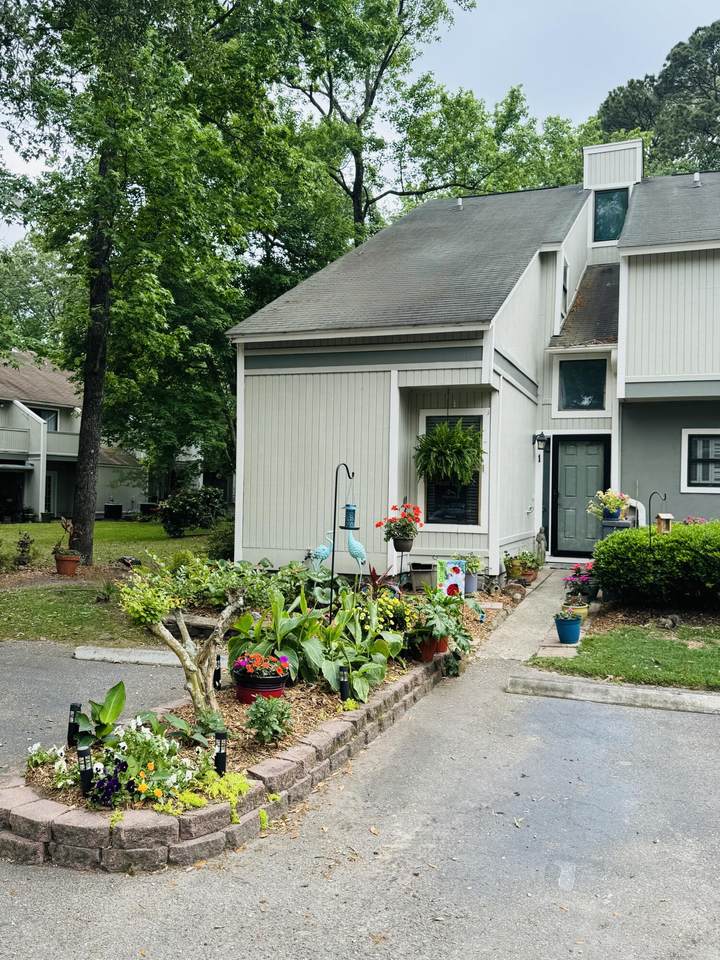 2757 Jobee Drive - Photo 1