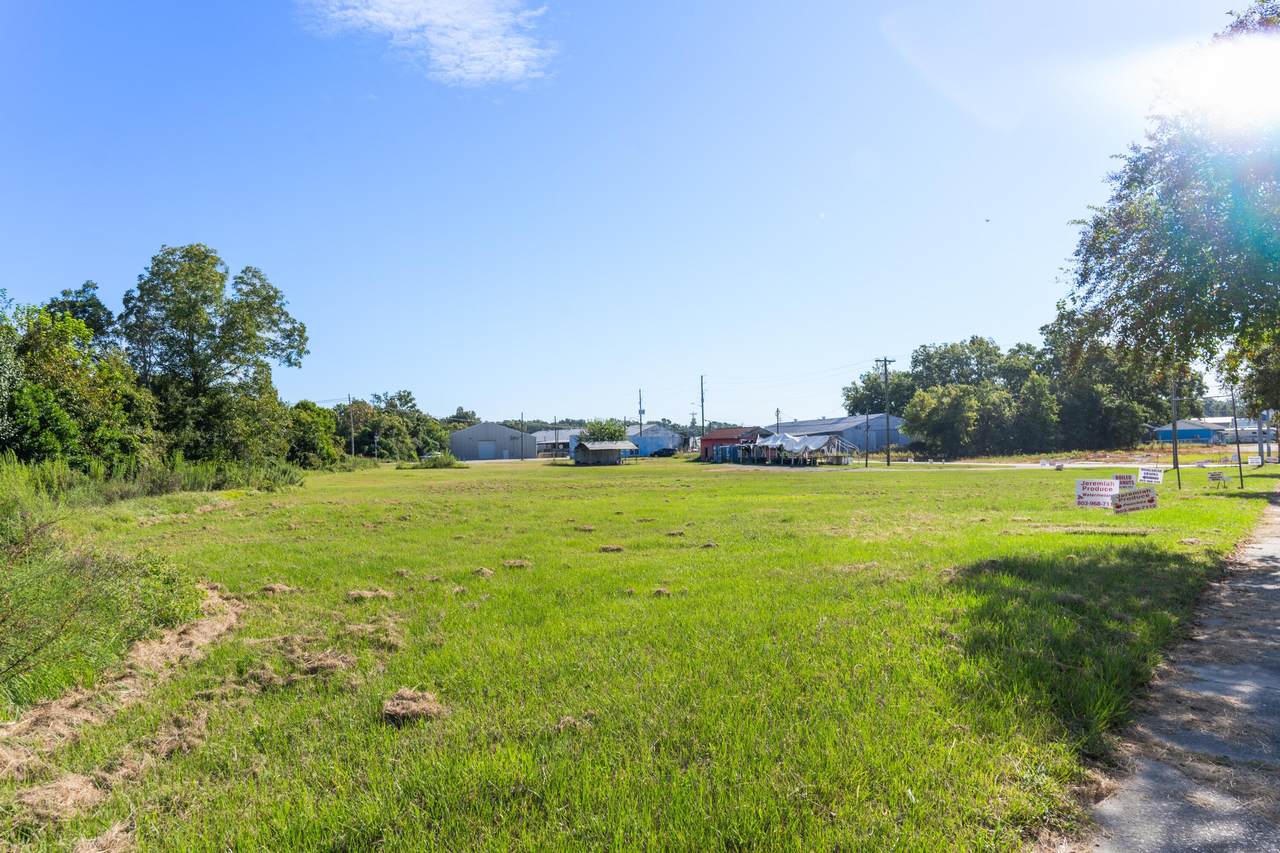 550 Bleakley Street - Photo 1