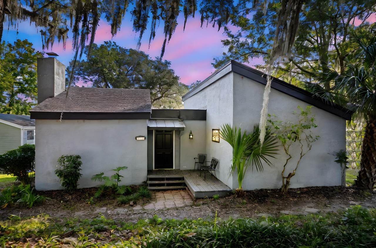 221 Otranto Club Regime Circle - Photo 1