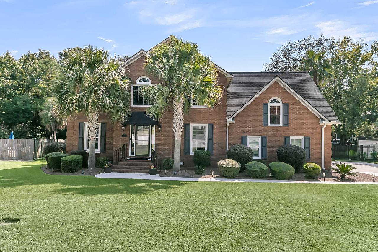 109 Norfolk Way - Photo 1
