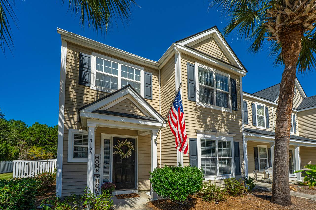 1316 Island Club Drive - Photo 1