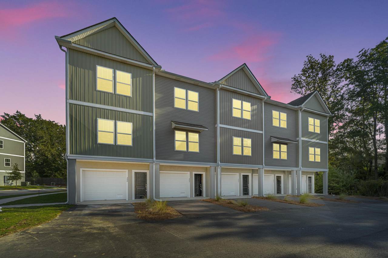 400 Gravy Train Street - Photo 1