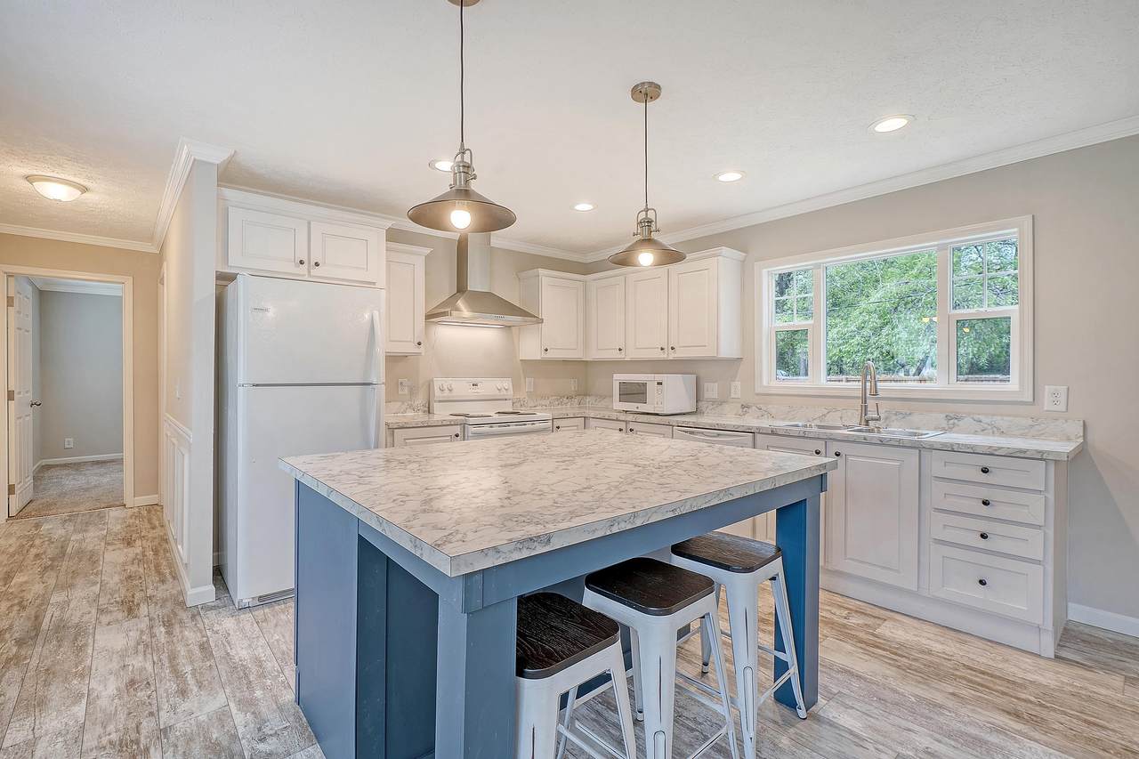 12041 Old Number Six Highway - Photo 1