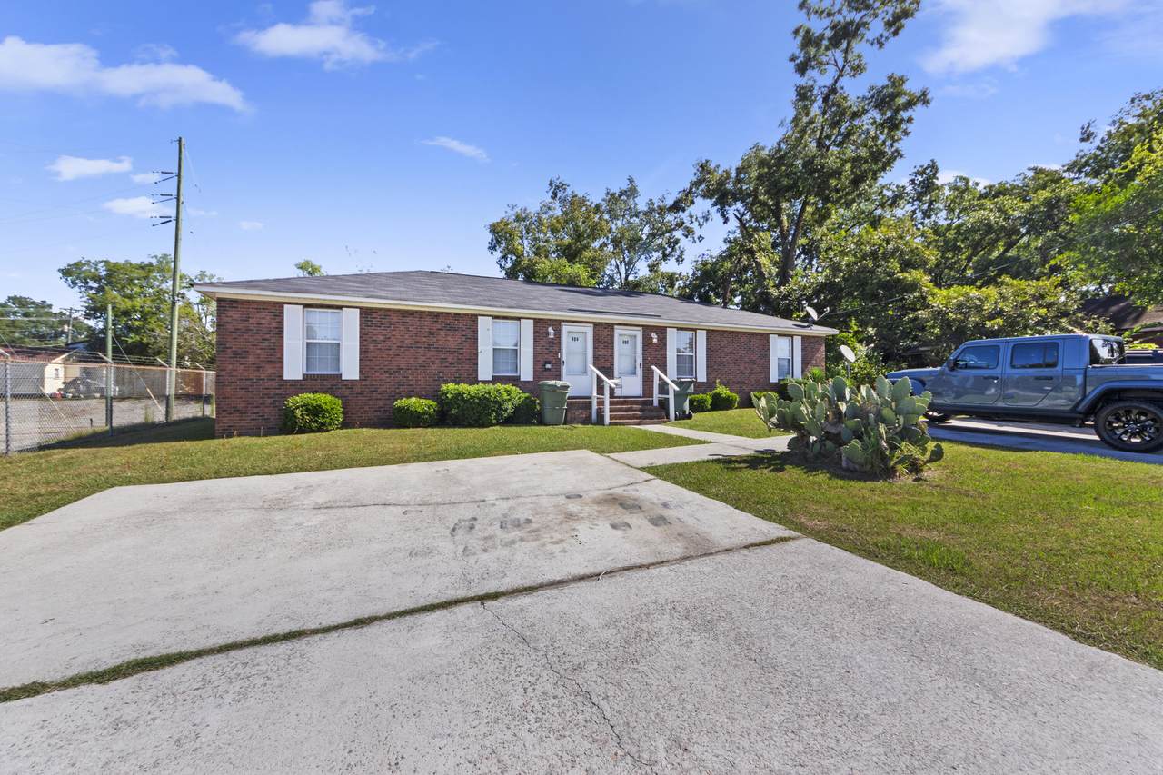 525529 Enterprise Street - Photo 1