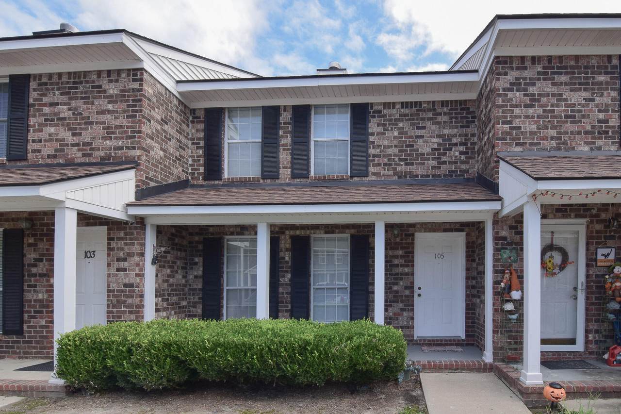 105 Sandlewood Drive - Photo 1