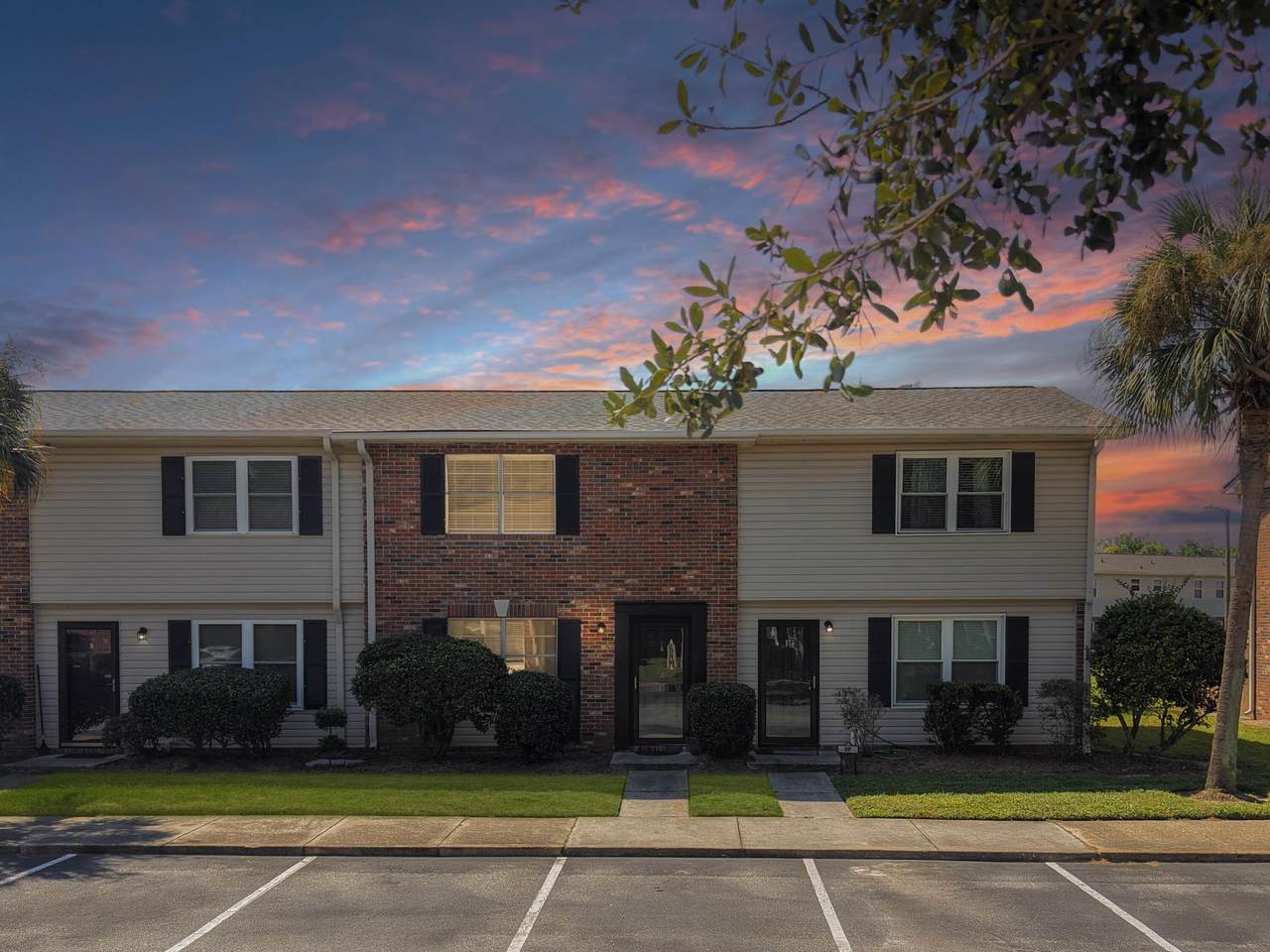 415 Parkdale Drive - Photo 1