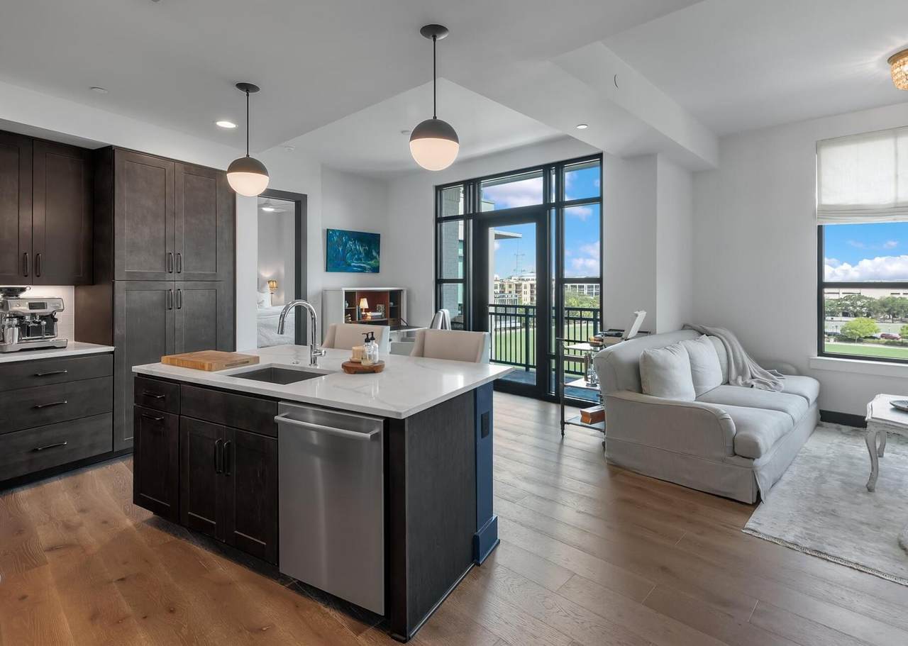 5 Gadsdenboro Street - Photo 1