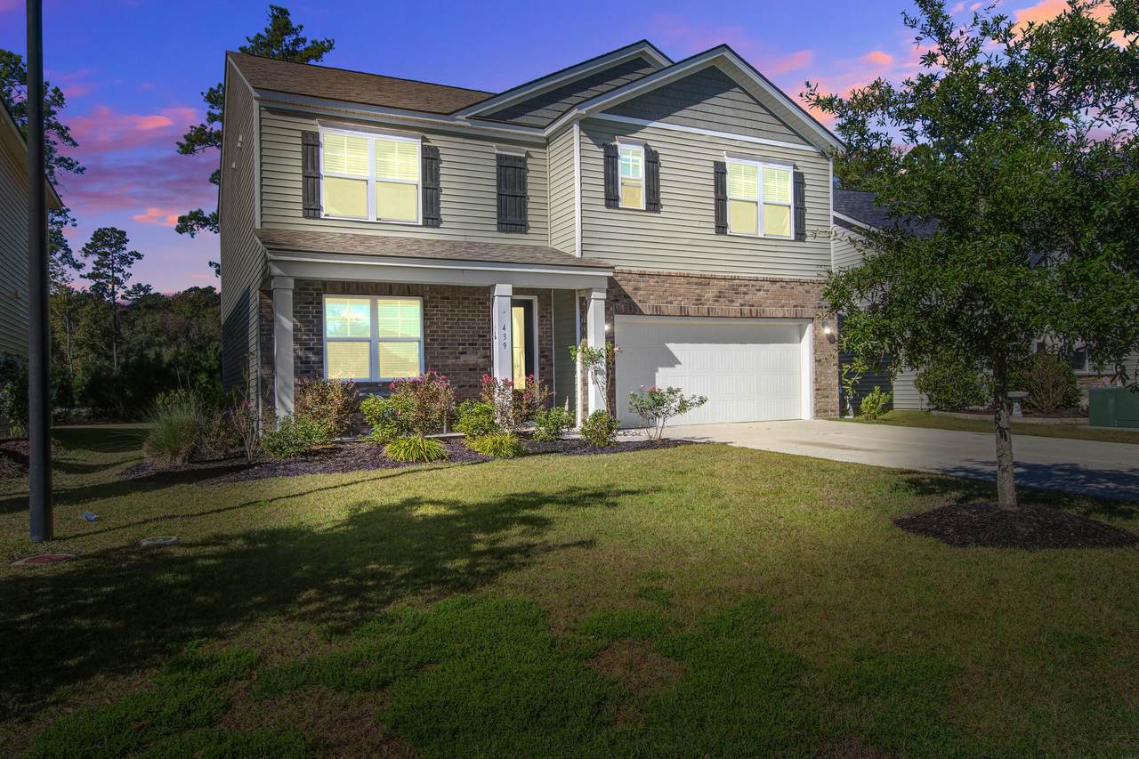 439 Zenith Boulevard - Photo 1