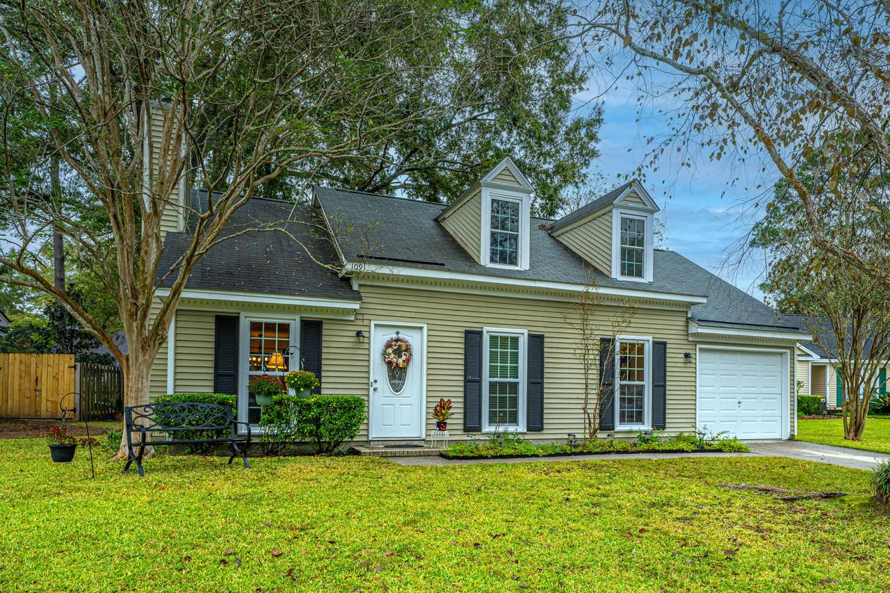 109 Aldrich Place - Photo 1