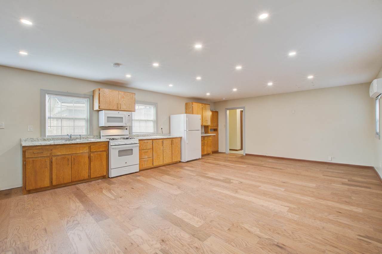 198 Nassau Street - Photo 1