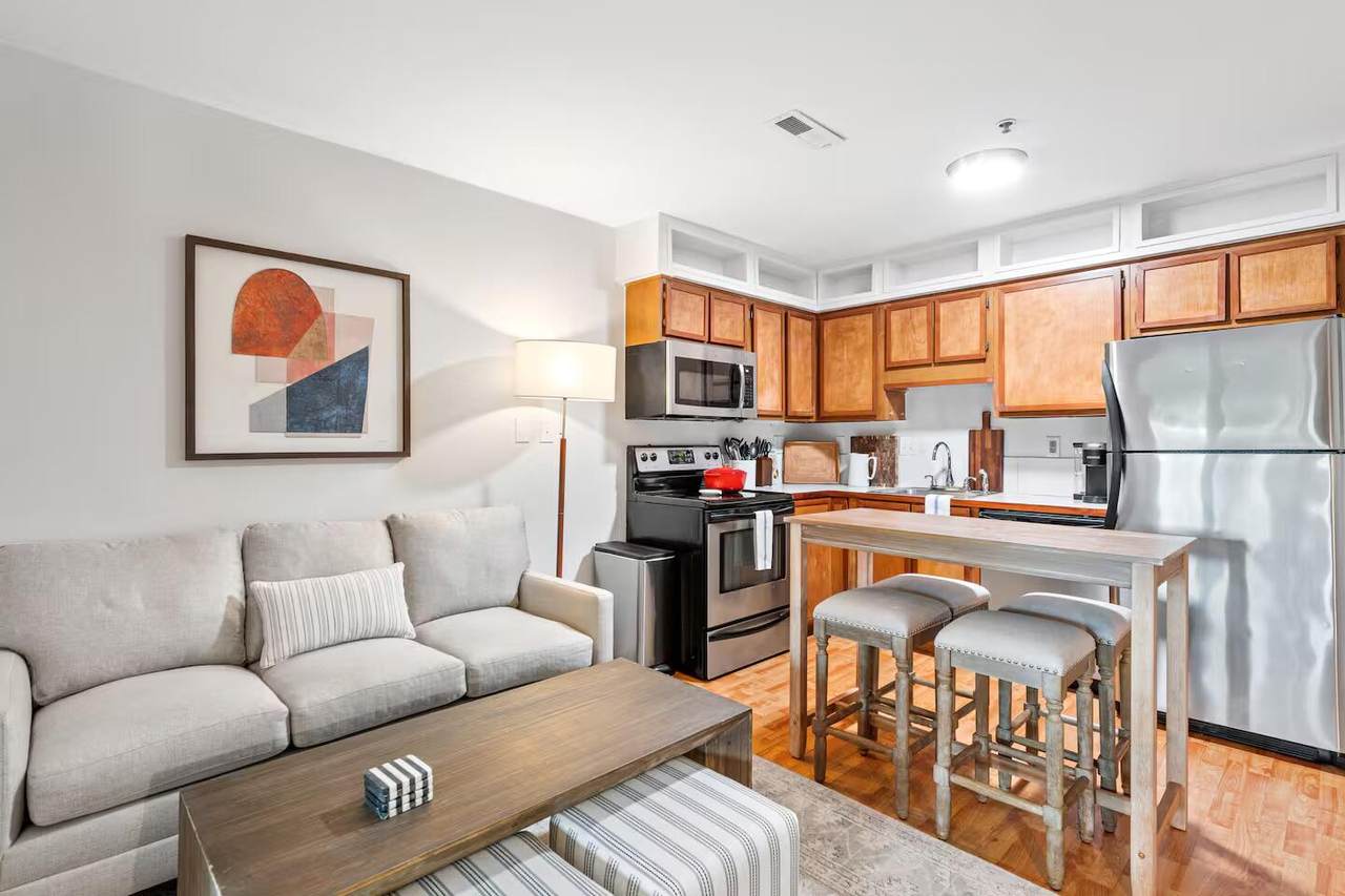 40 Bee Street - Photo 1