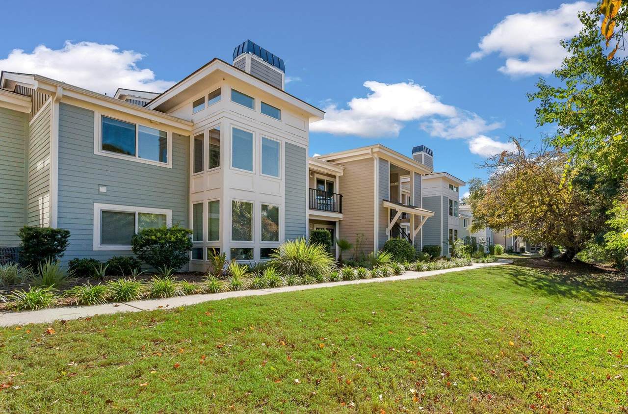 264 Alexandra Drive - Photo 1