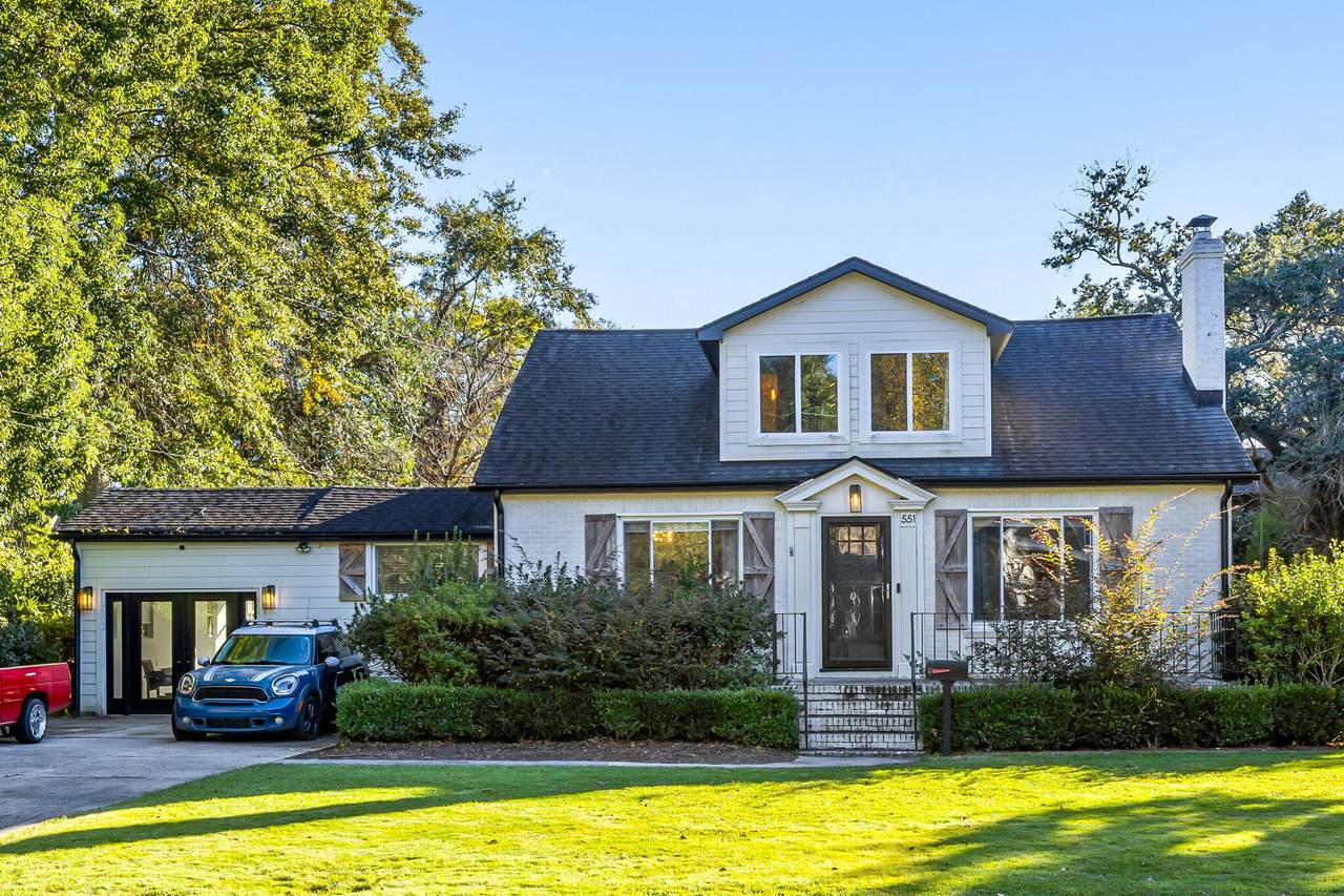 551 Elizabeth Lane - Photo 1