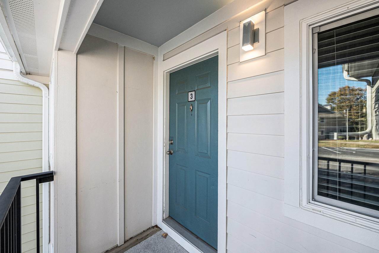 272 Alexandra Drive - Photo 1