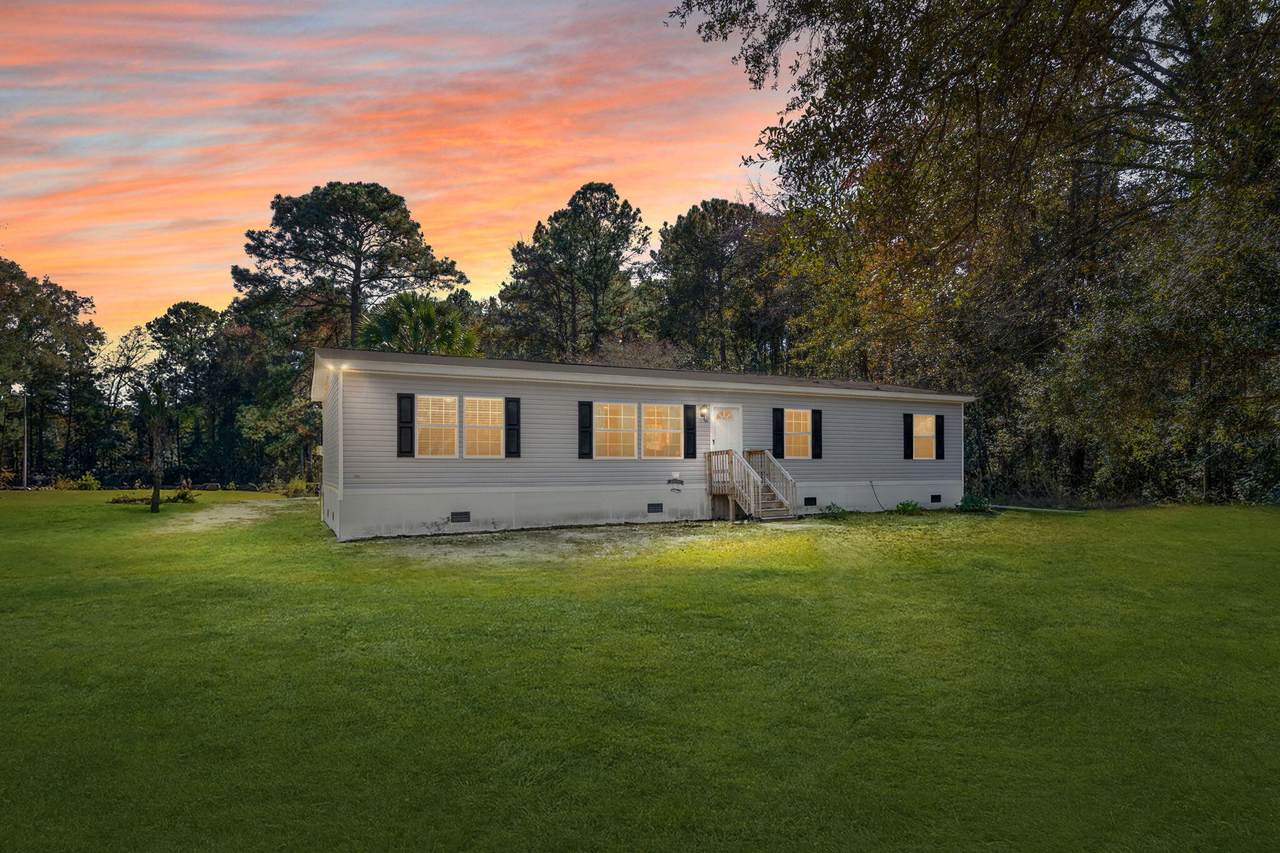 7687 Highway 162 - Photo 1