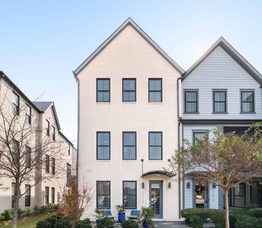 1616 Florentia Street - Photo 1