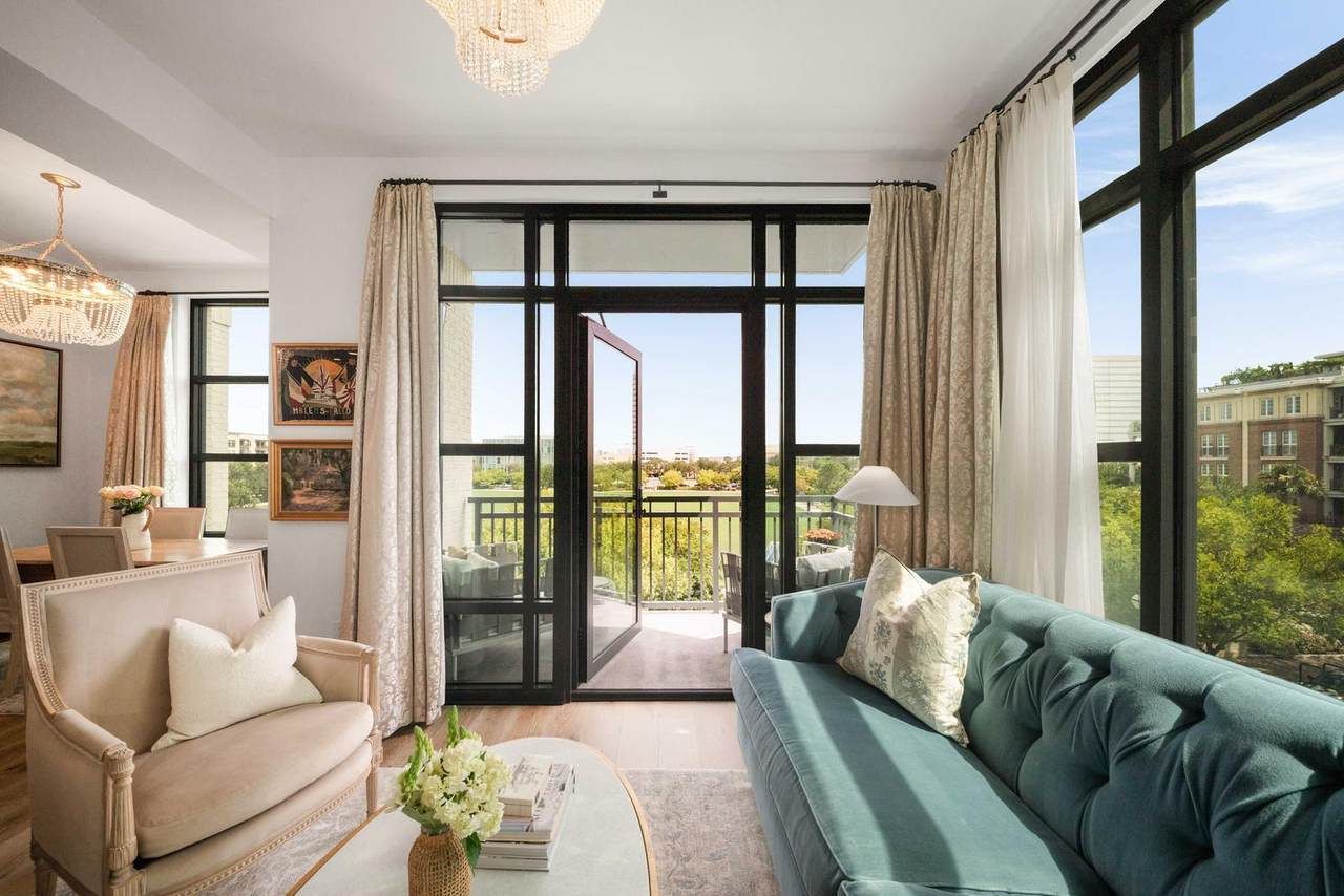 5 Gadsdenboro Street - Photo 1