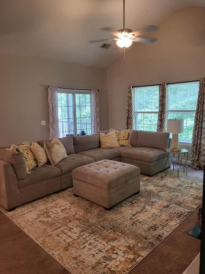 407 Elgin Court - Photo 1