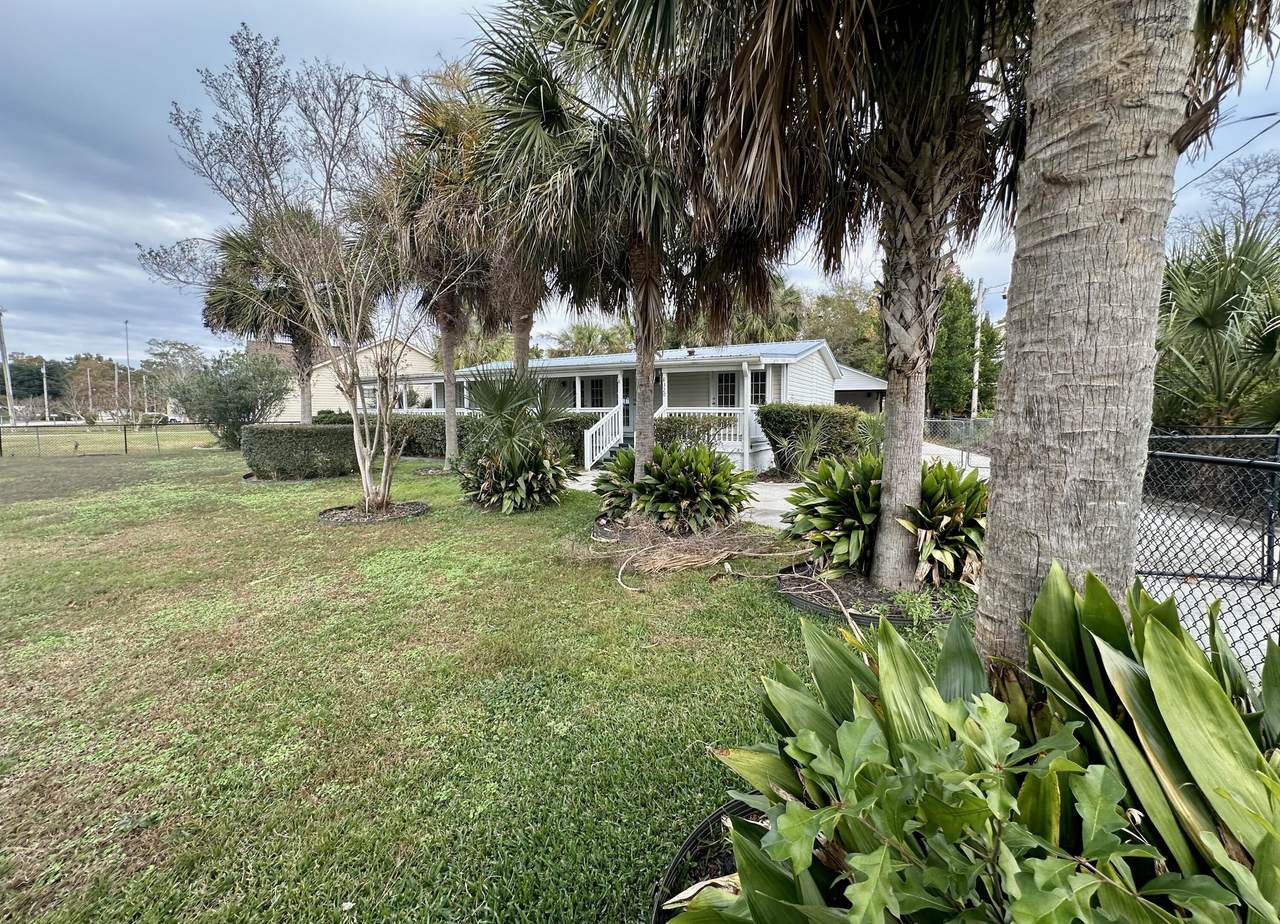 320 Lake Moultrie Drive - Photo 1