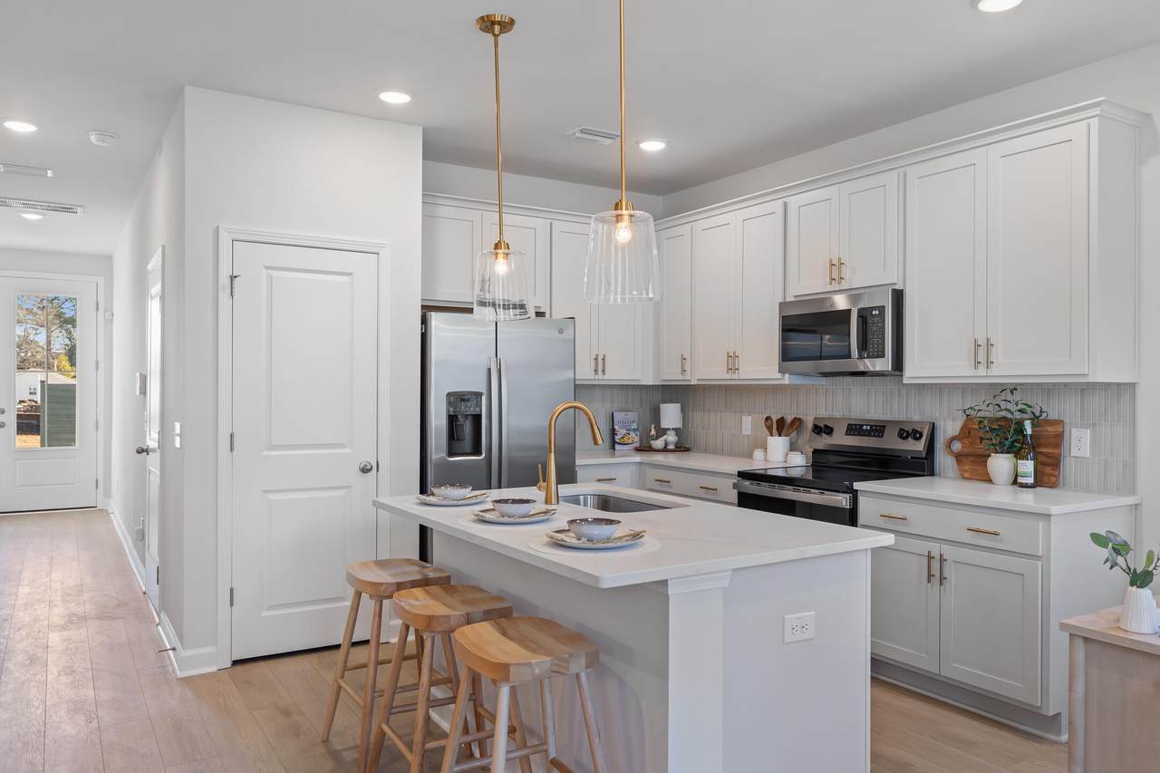 465 Martins Creek Boulevard - Photo 1