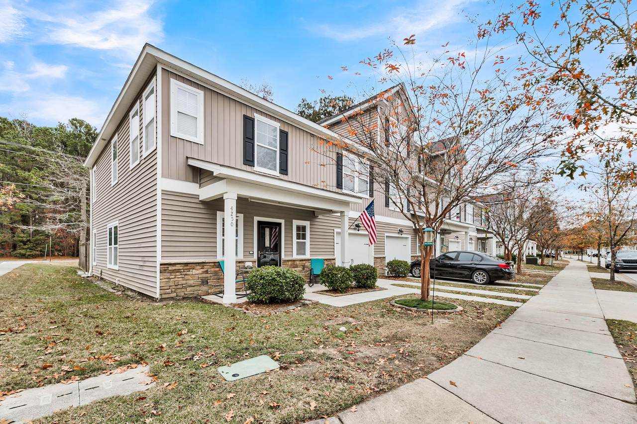 4250 Scharite Street - Photo 1