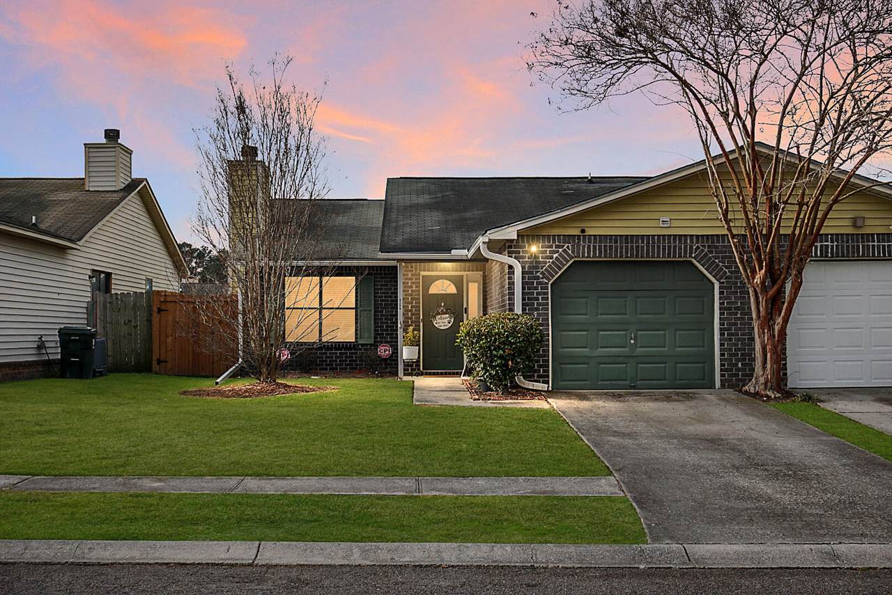 827 Winthrop Street - Photo 1