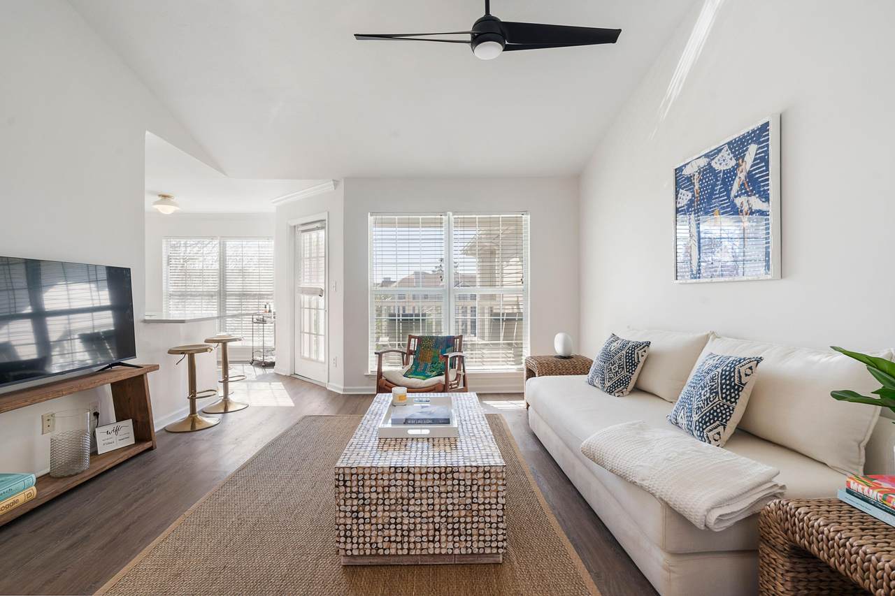 700 Daniel Ellis Drive - Photo 1