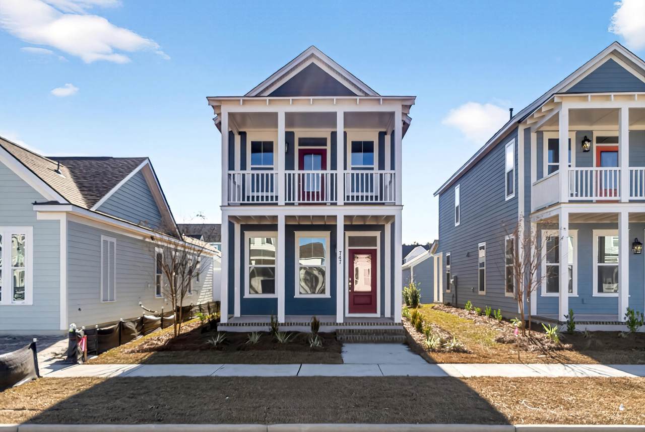 747 Blueway Avenue - Photo 1