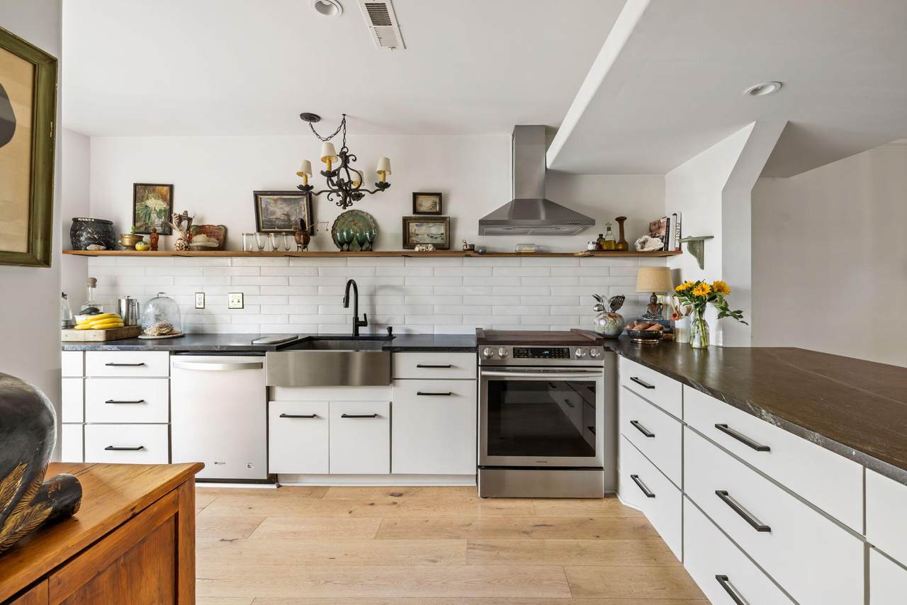 1303 Ventura Place - Photo 1