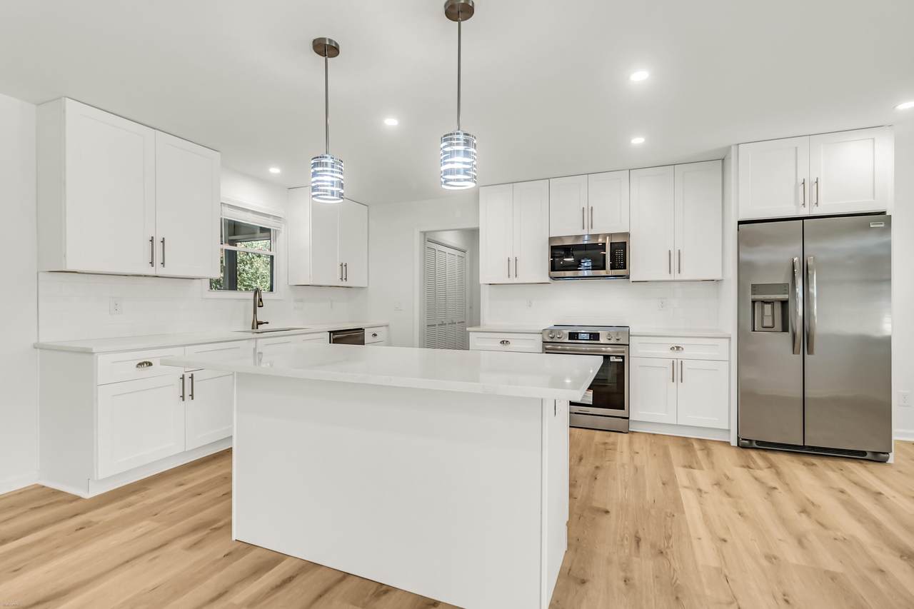 404 Hobcaw Drive - Photo 1